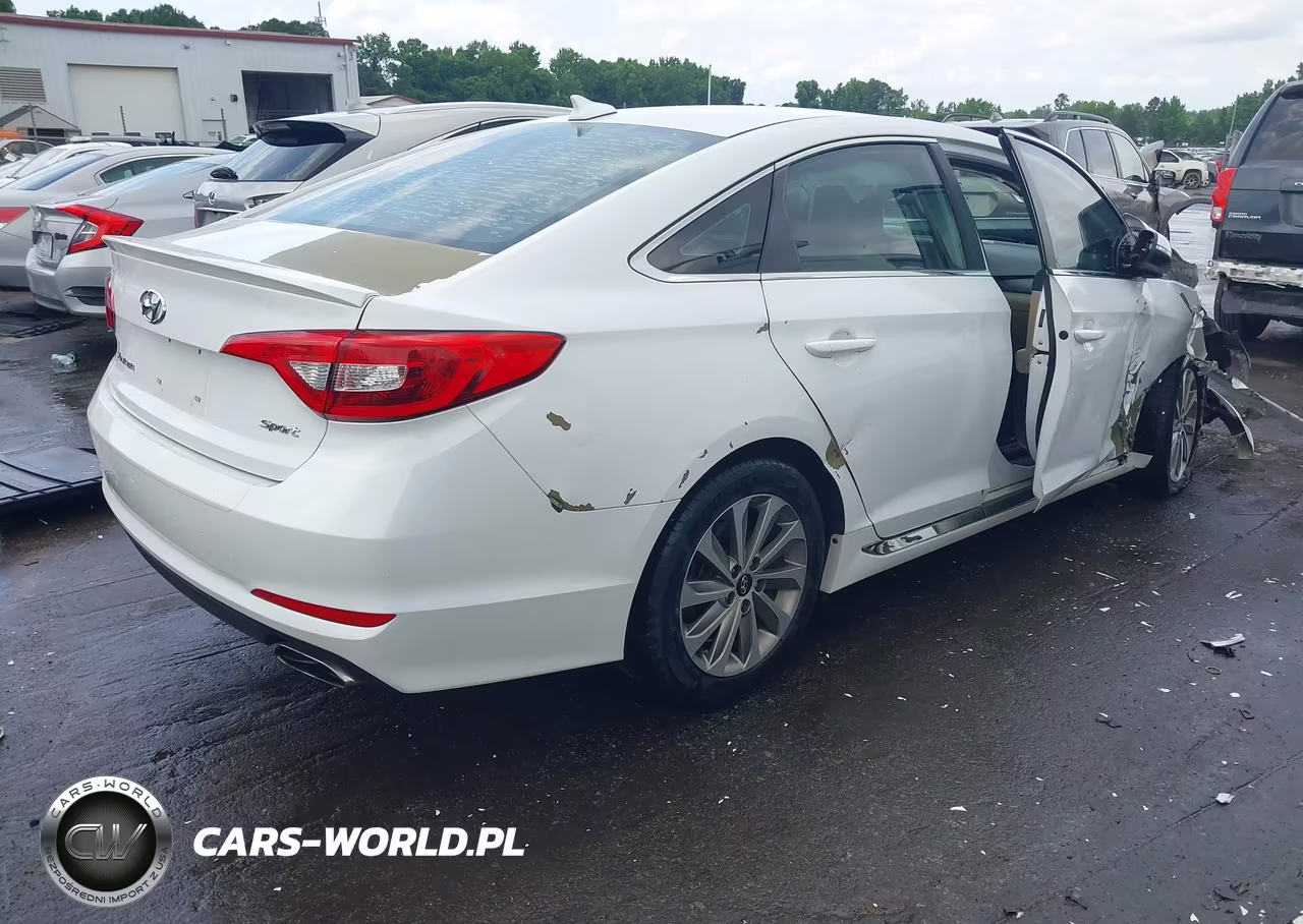 2017 Hyundai Sonata Sport VIN:5NPE34AF0HH483026 - 4