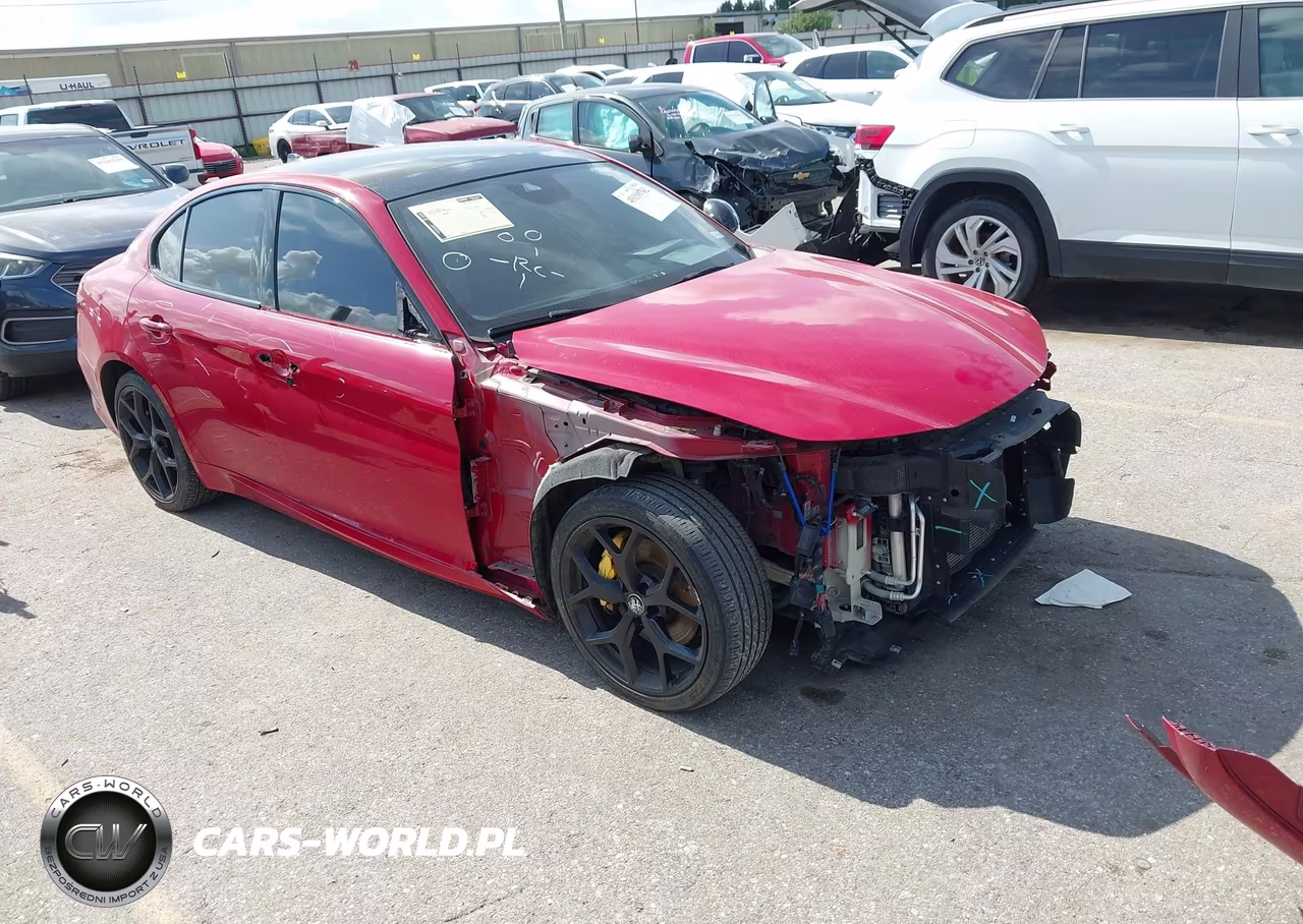 2020 Alfa Romeo Giulia Sport Awd – zdjęcie 1 z 17