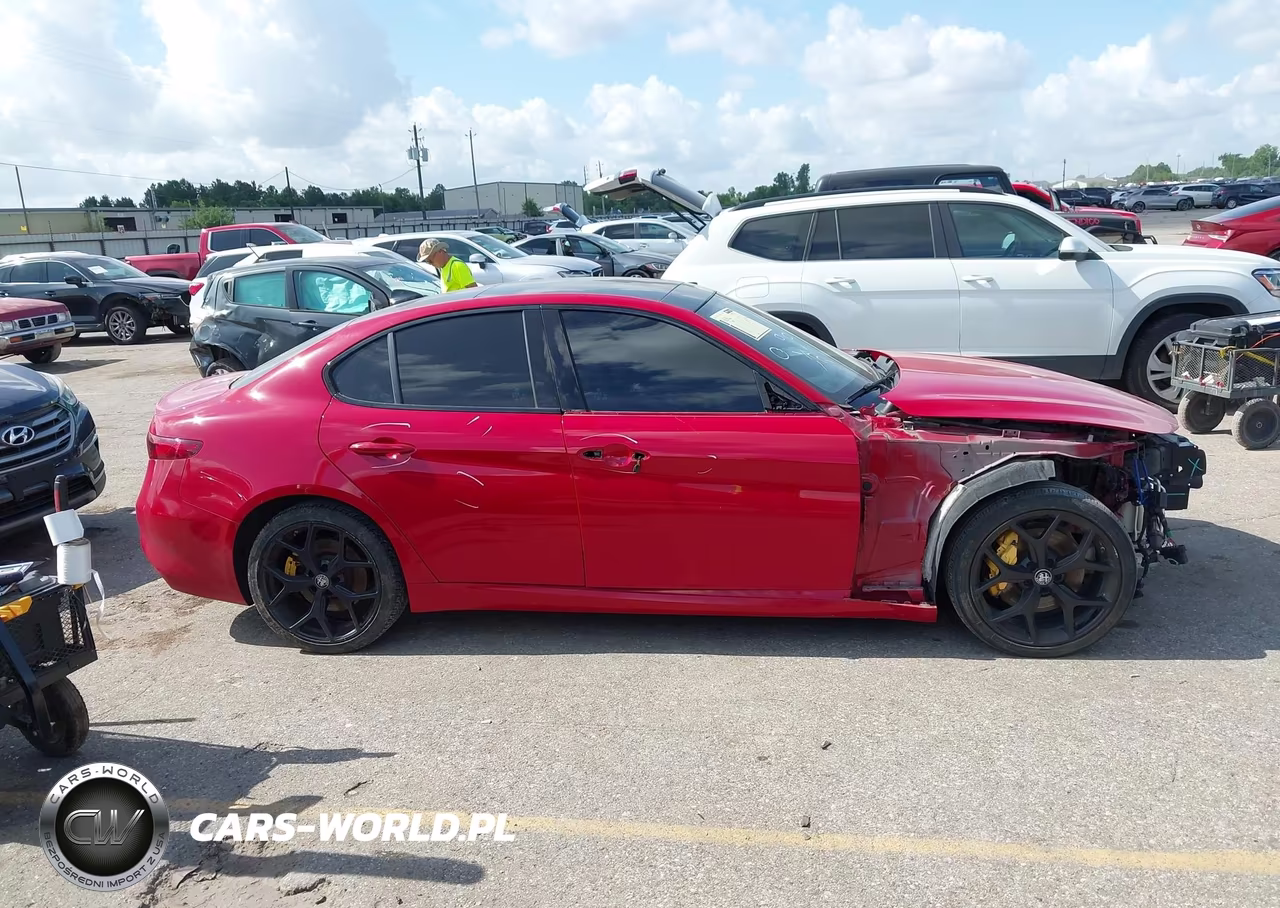 2020 Alfa Romeo Giulia Sport Awd VIN:ZARFANAN8L7633331 - 14