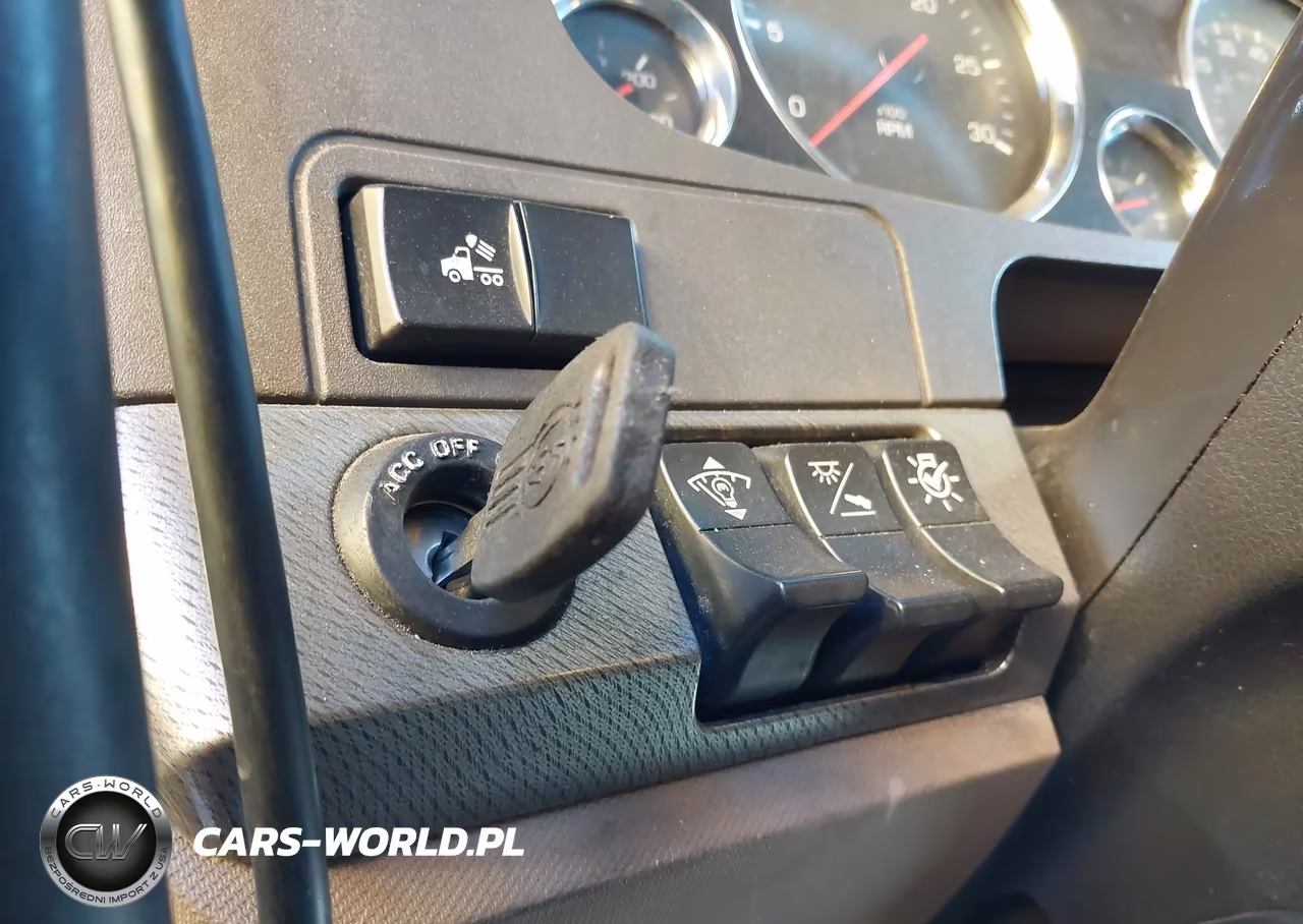 2019 Kenworth T680 VIN:1XKYDP9X7KJ242091 - 10