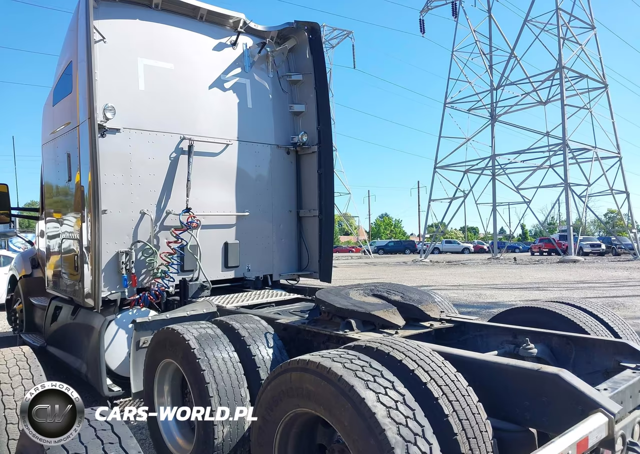 2019 Kenworth T680 VIN:1XKYDP9X7KJ242091 - 18
