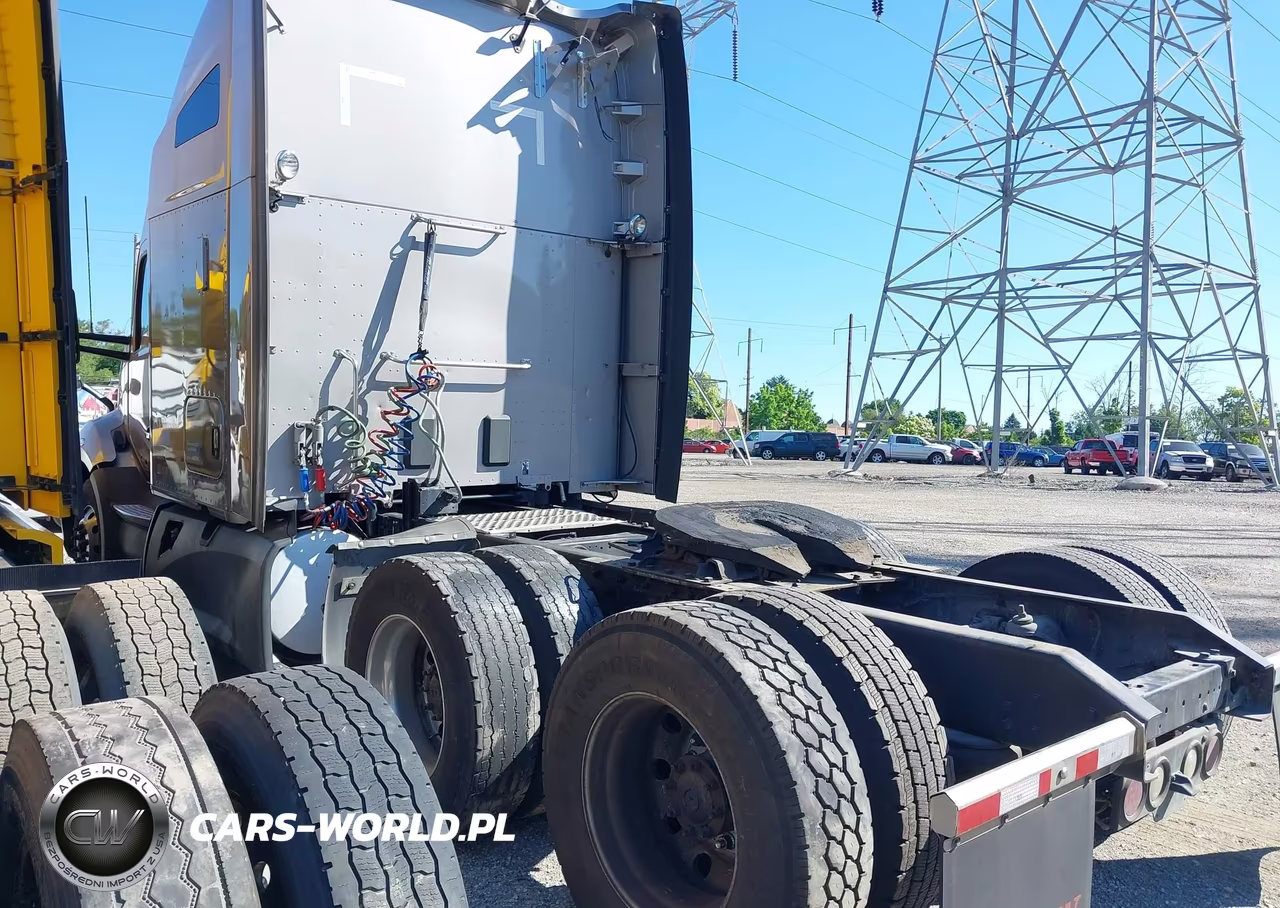 2019 Kenworth T680 VIN:1XKYDP9X7KJ242091 - 3