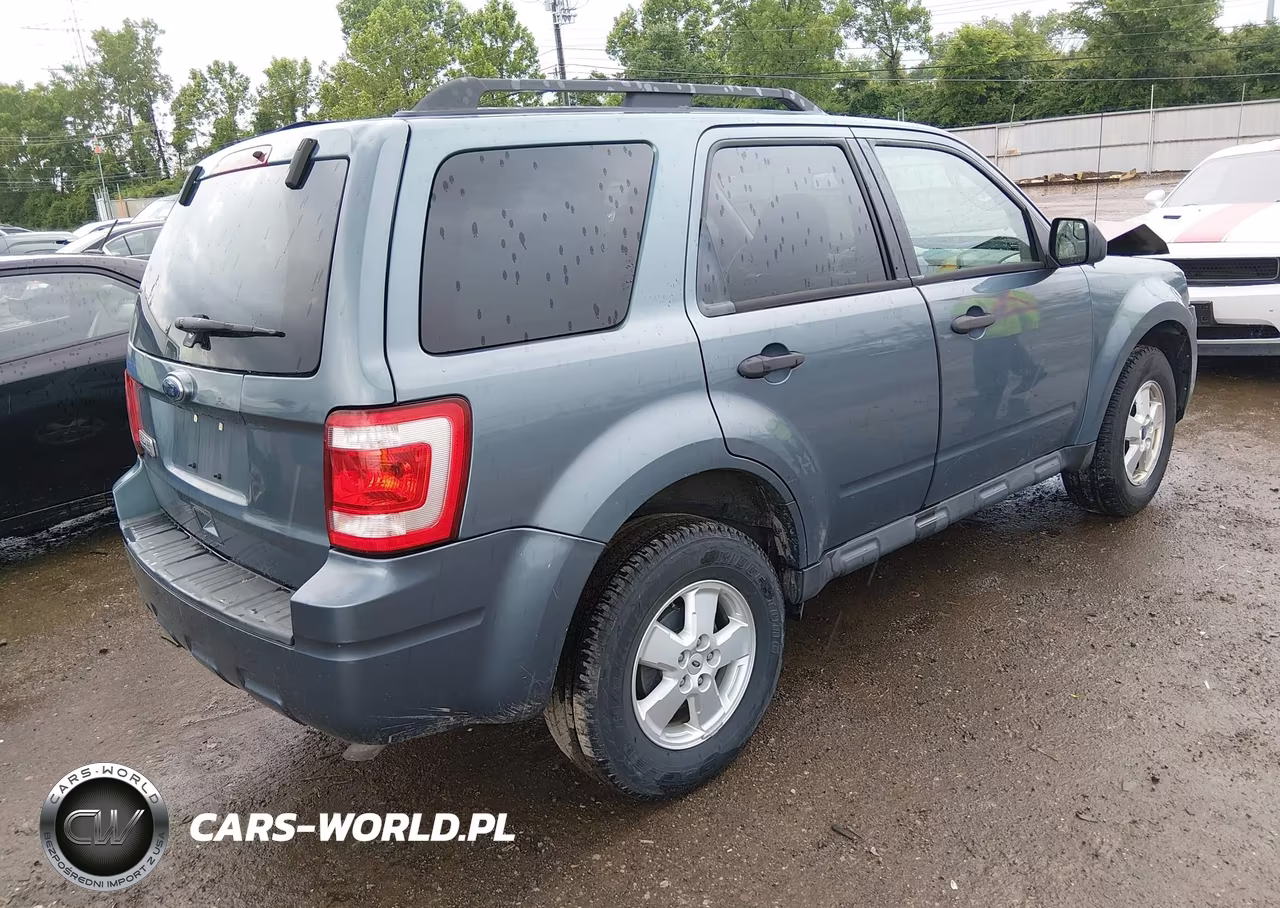 2010 Ford Escape Xlt VIN:1FMCU0D78AKC64609 - 4