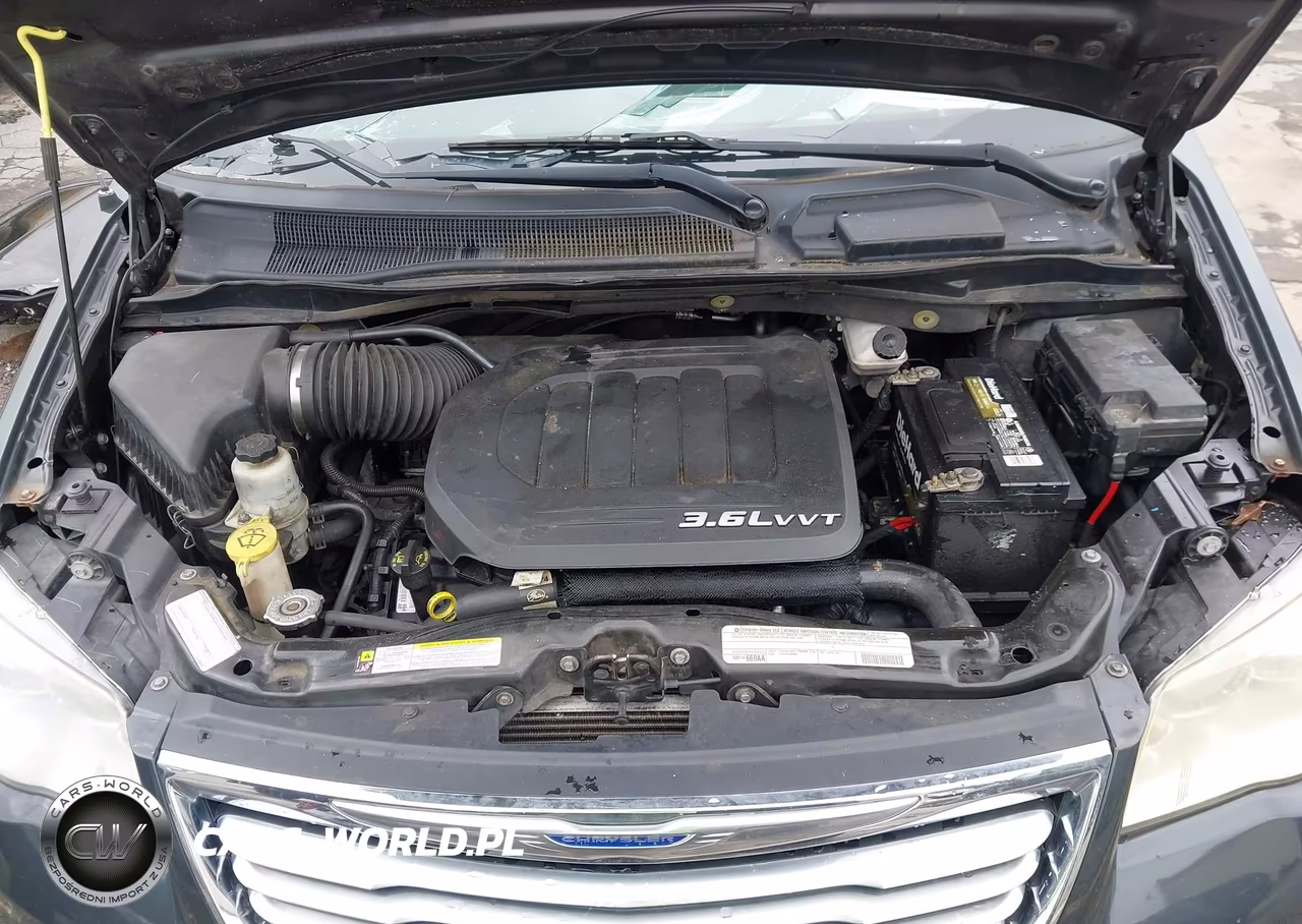 2012 Chrysler Town & Country Touring VIN:2C4RC1BGXCR207794 - 10