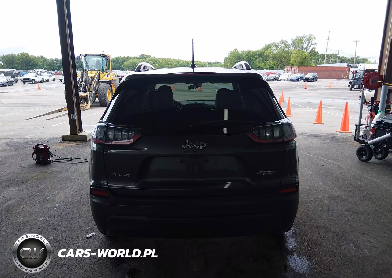 2020 Jeep Cherokee Latitude Plus 4X4 VIN:1C4PJMLBXLD612056 - 16
