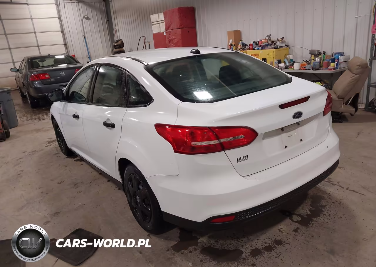 2016 Ford Focus S VIN:1FADP3E2XGL264575 - 3