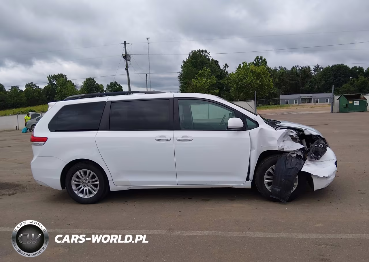 2014 Toyota Sienna Xle V6 8 Passenger VIN:5TDYK3DC1ES442406 - 14