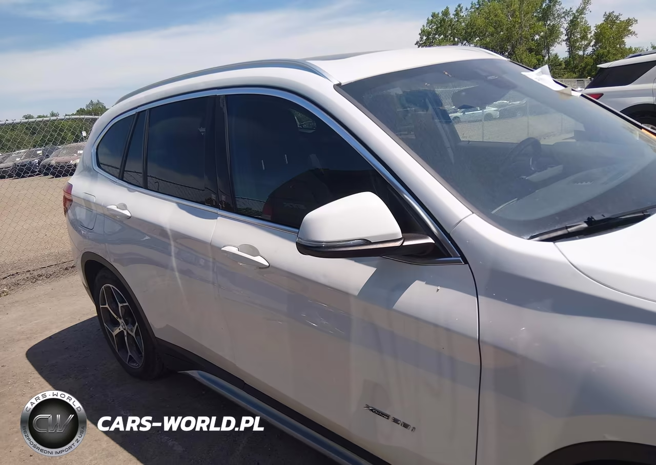 2017 BMW X1 xDrive28I VIN:WBXHT3Z38H4A53841 - 13