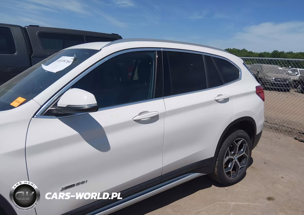 2017 BMW X1 xDrive28I VIN:WBXHT3Z38H4A53841 - 14