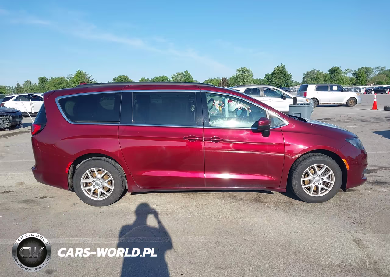 2020 Chrysler Voyager Lxi VIN:2C4RC1DGXLR181825 - 13