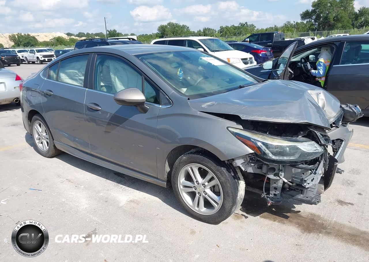 2017 Chevrolet Cruze Lt Auto – zdjęcie 1 z 17