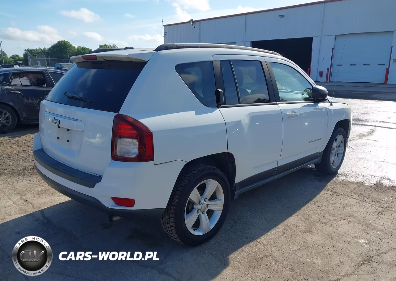 2016 Jeep Compass Sport VIN:1C4NJCBA9GD675553 - 4