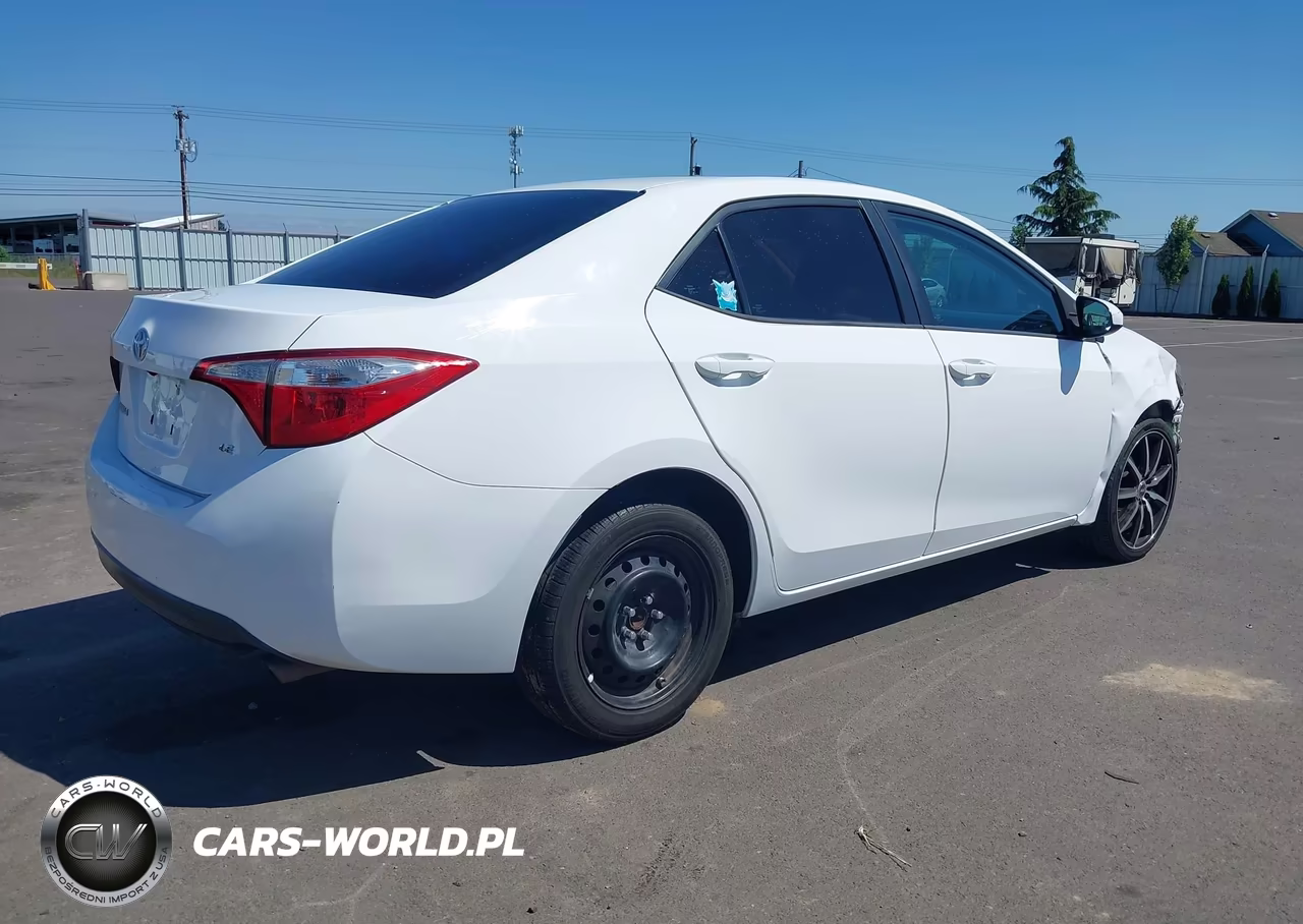 2015 Toyota Corolla Le VIN:2T1BURHE6FC318947 - 4