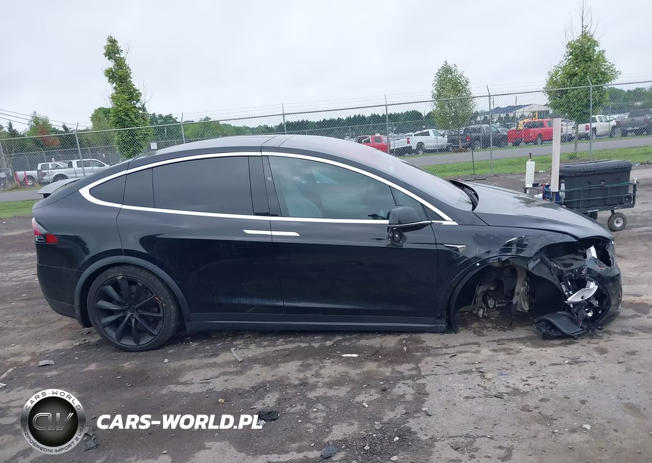 2018 Tesla Model X VIN:5YJXCBE20JF137955 - 12