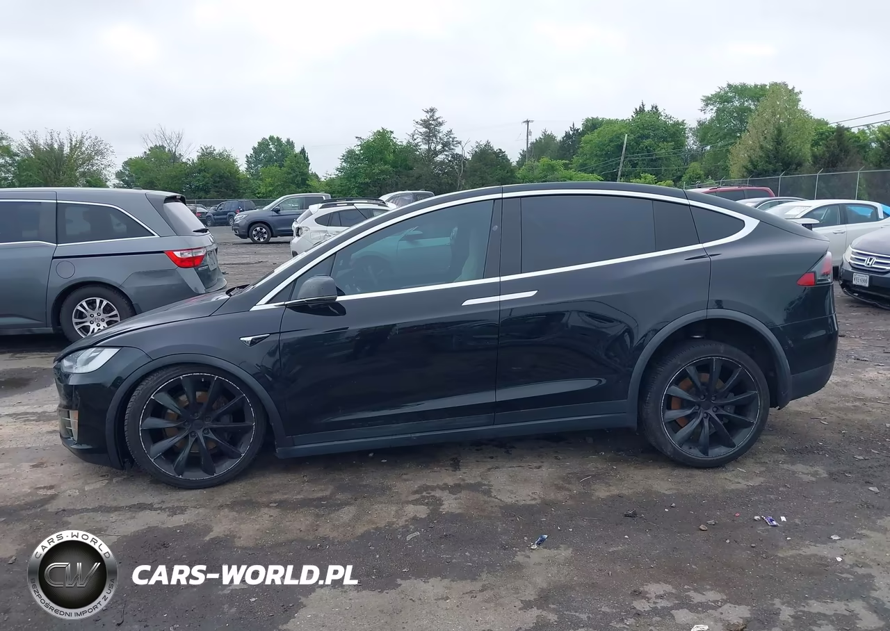 2018 Tesla Model X VIN:5YJXCBE20JF137955 - 13