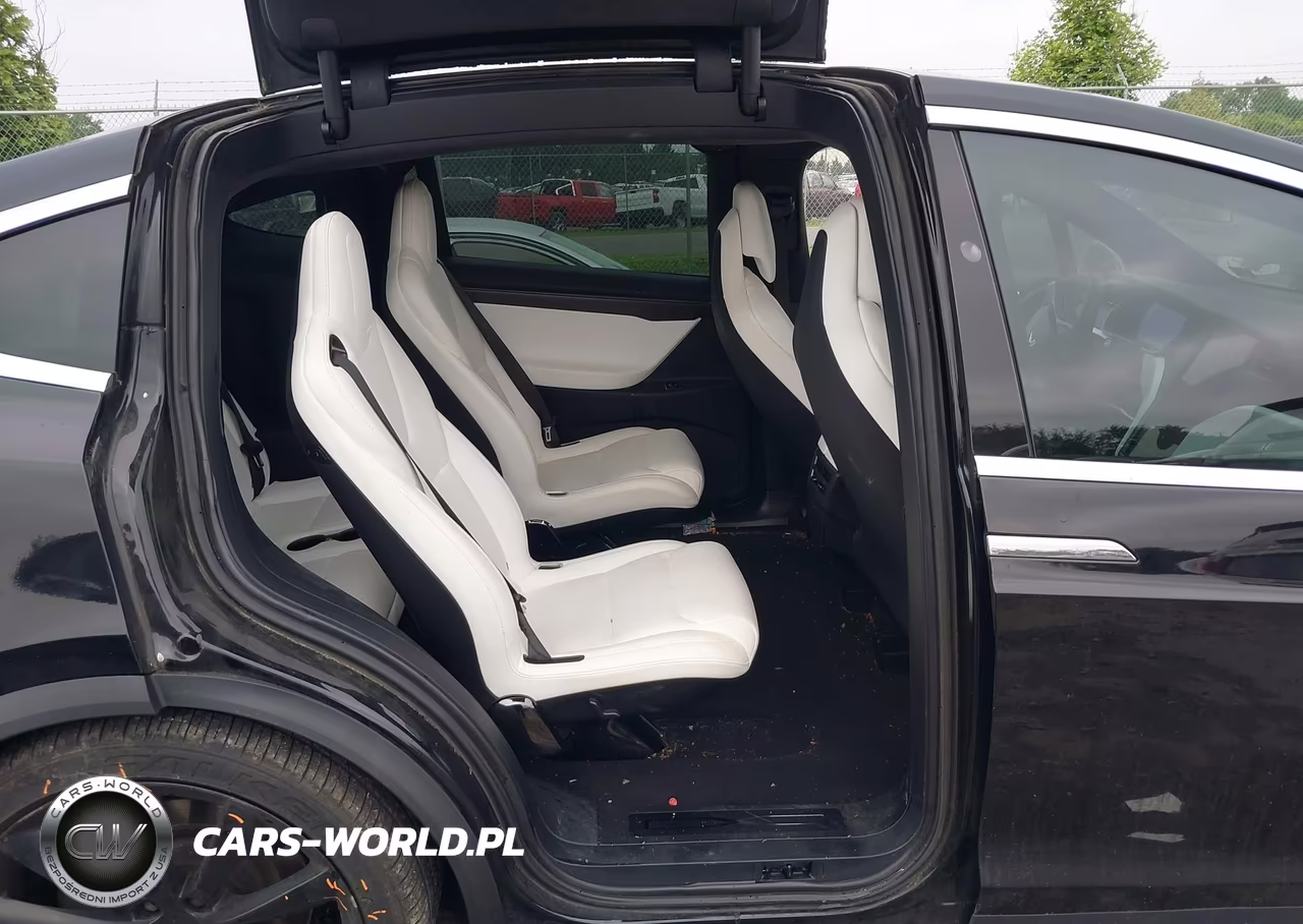 2018 Tesla Model X VIN:5YJXCBE20JF137955 - 8