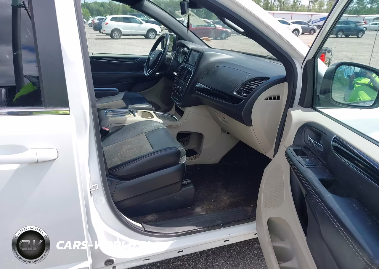 2019 Dodge Grand Caravan Sxt VIN:2C4RDGCG3KR755116 - 5