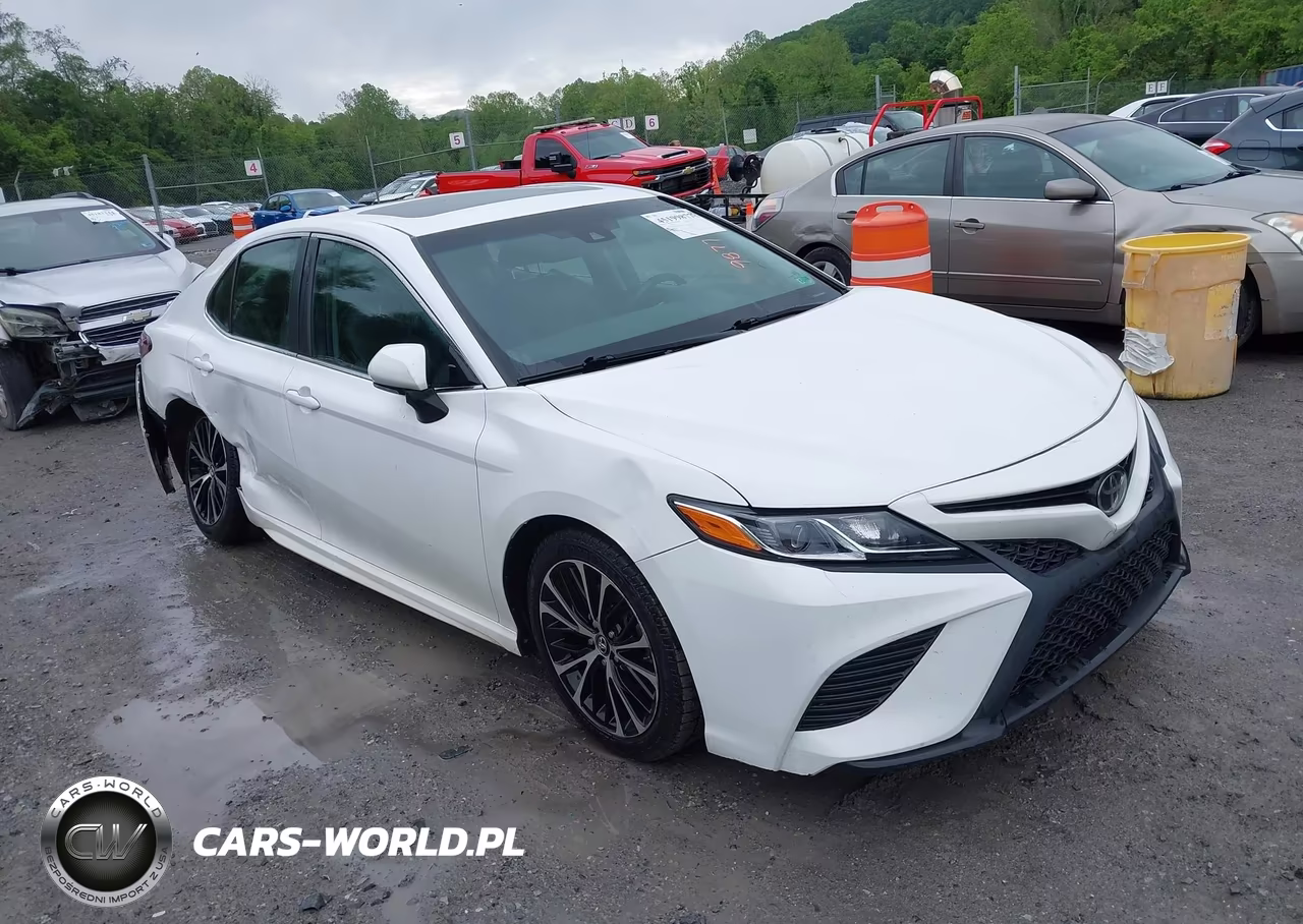 2018 Toyota Camry Se – zdjęcie 1 z 18