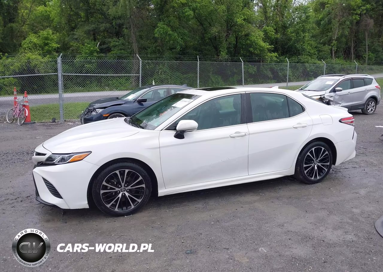 2018 Toyota Camry Se VIN:4T1B11HK2JU105954 - 14