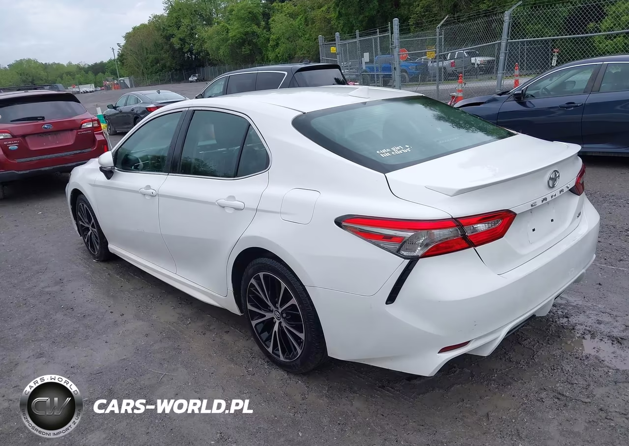 2018 Toyota Camry Se VIN:4T1B11HK2JU105954 - 3