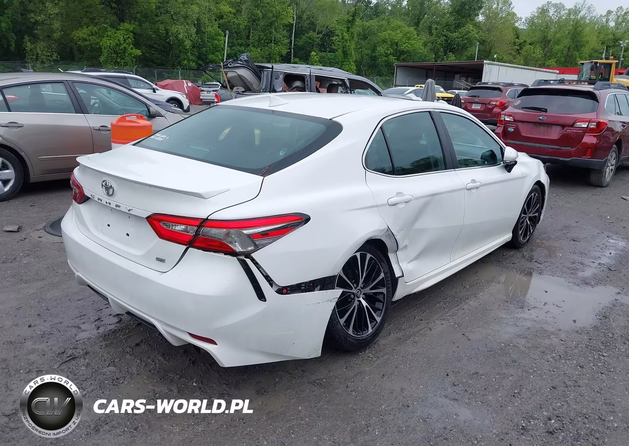 2018 Toyota Camry Se VIN:4T1B11HK2JU105954 - 4