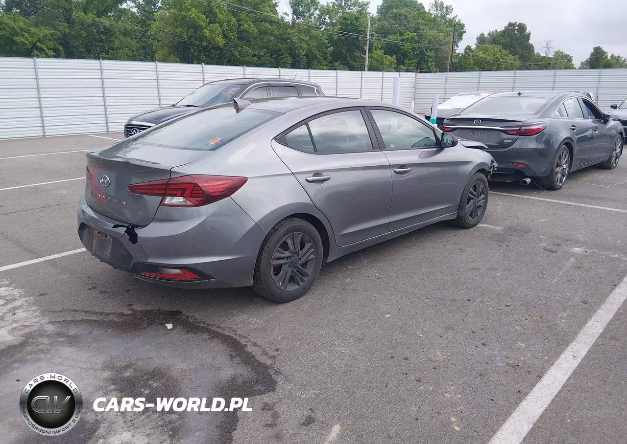 2019 Hyundai Elantra Sel VIN:5NPD84LF7KH421852 - 4