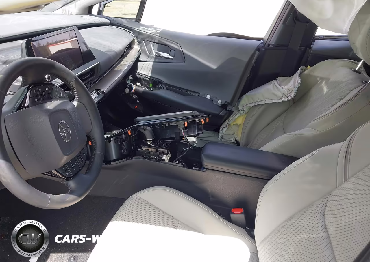 2026 Toyota Prius Xle VIN:JTDACAAU1T3070645 - 5