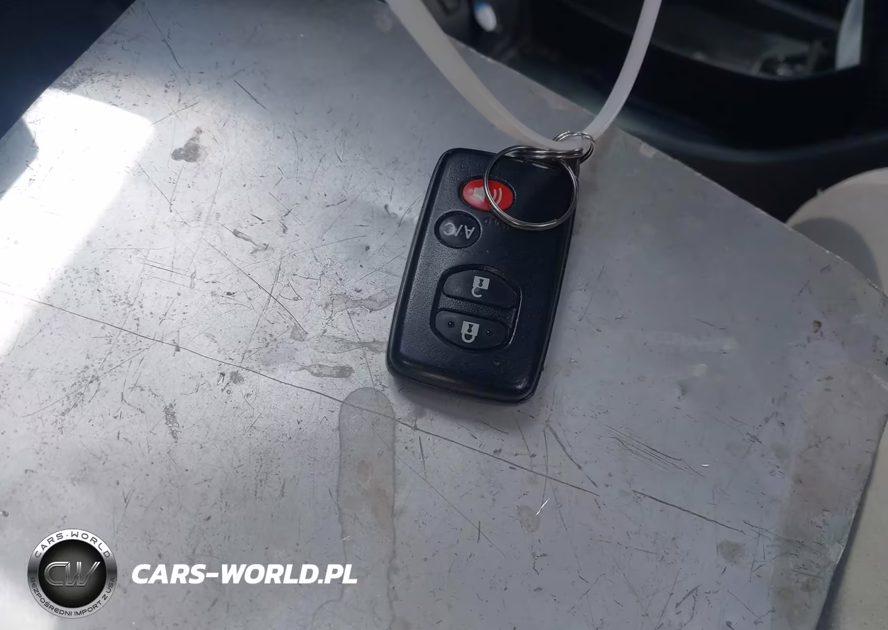 2013 Toyota Prius Plug-In VIN:JTDKN3DP8D3040706 - 11