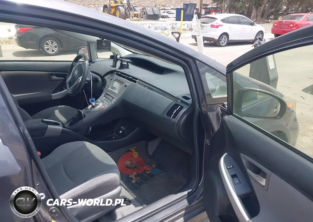 2013 Toyota Prius Plug-In VIN:JTDKN3DP8D3040706 - 5