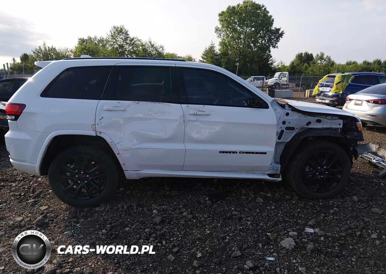 2017 Jeep Grand Cherokee Altitude 4X4 VIN:1C4RJFAG6HC861762 - 14