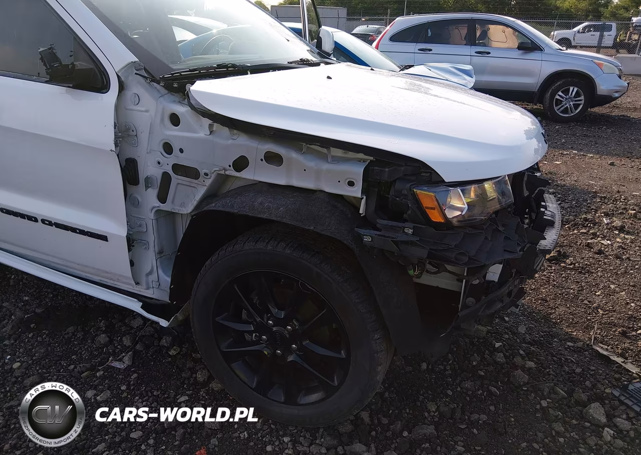 2017 Jeep Grand Cherokee Altitude 4X4 VIN:1C4RJFAG6HC861762 - 6
