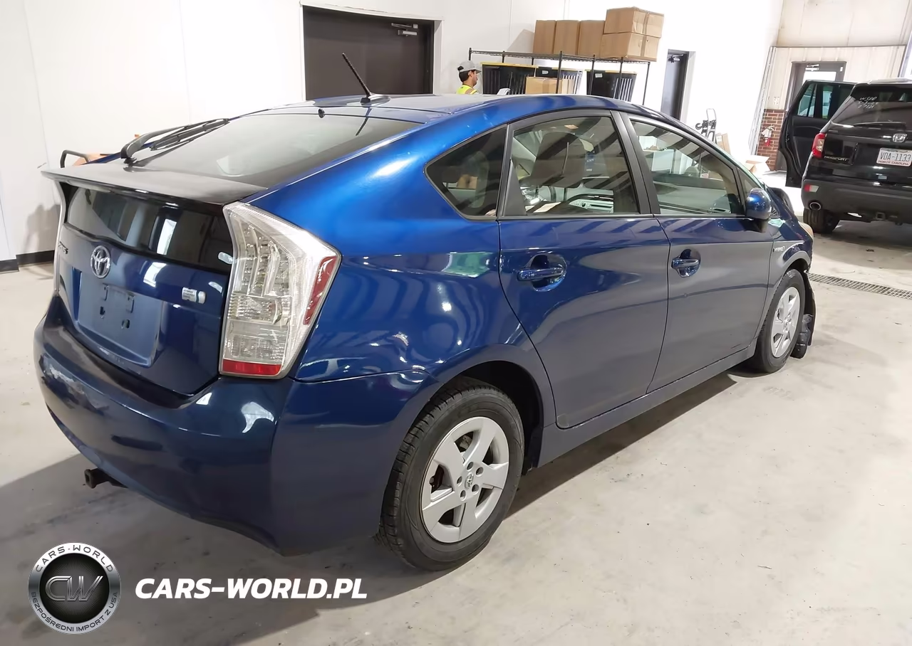 2011 Toyota Prius Three VIN:JTDKN3DU3B0301843 - 4