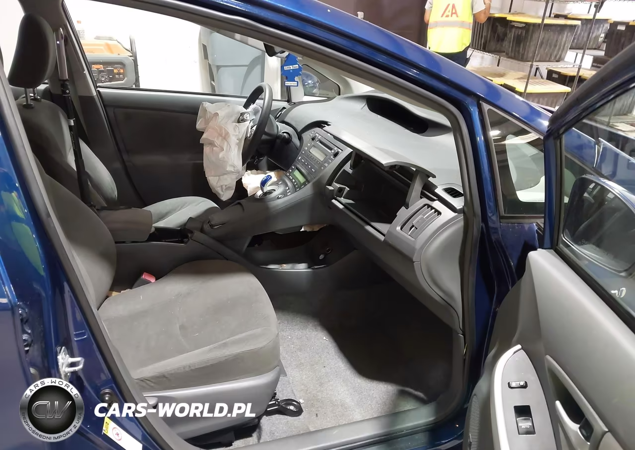 2011 Toyota Prius Three VIN:JTDKN3DU3B0301843 - 5