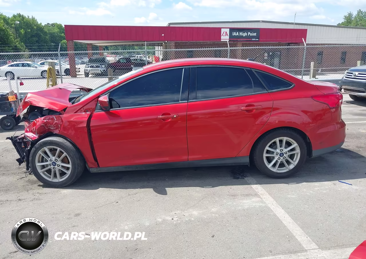 2018 Ford Focus Se VIN:1FADP3F23JL320037 - 15