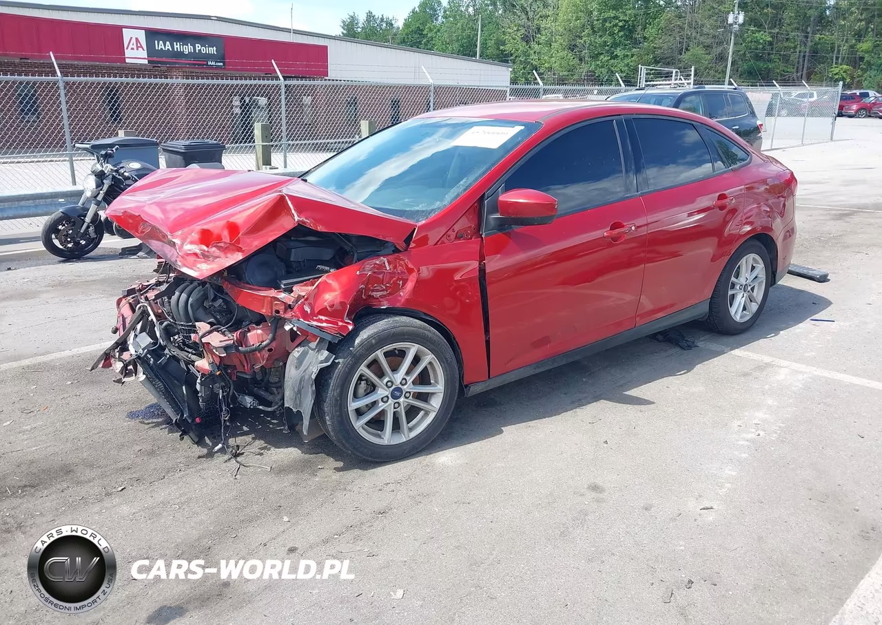 2018 Ford Focus Se VIN:1FADP3F23JL320037 - 2