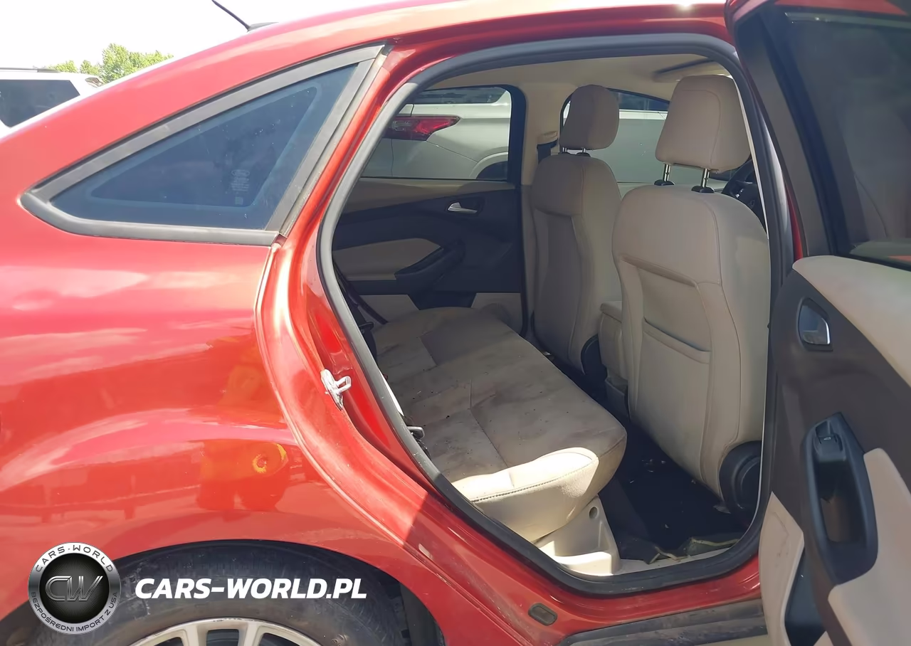 2018 Ford Focus Se VIN:1FADP3F23JL320037 - 8