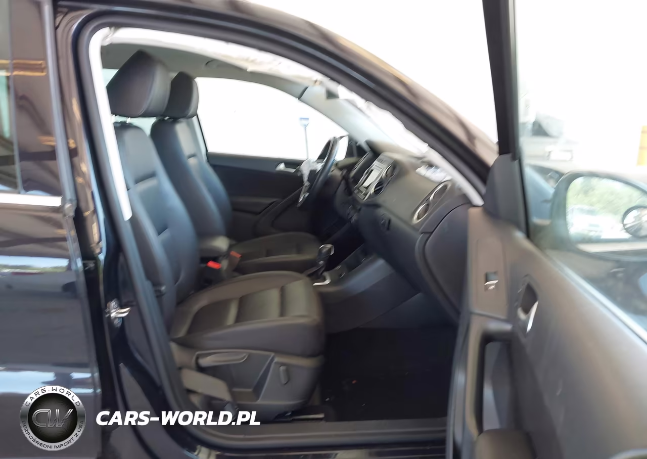 2017 Volkswagen Tiguan 2.0T Wolfsburg Edition VIN:WVGSV7AX5HK011277 - 5