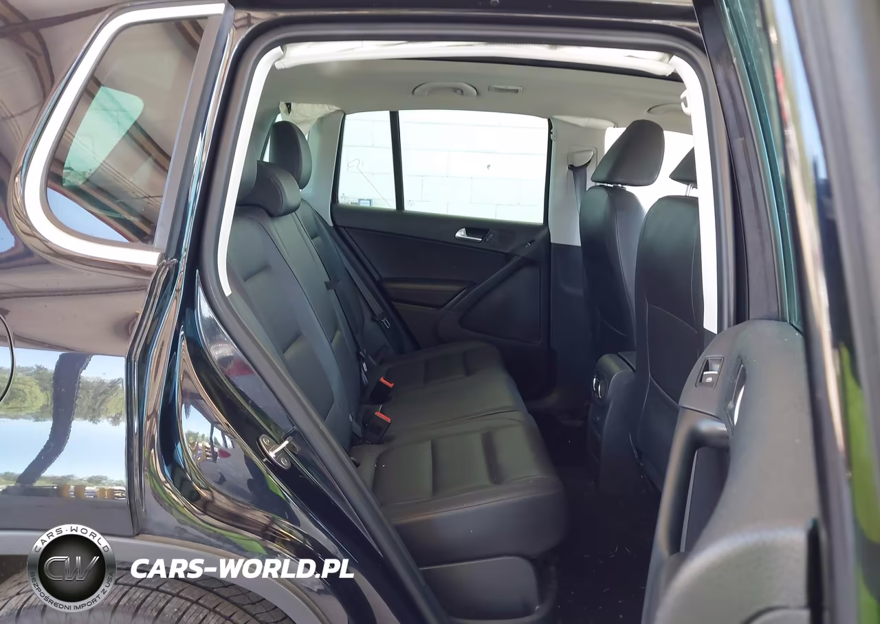 2017 Volkswagen Tiguan 2.0T Wolfsburg Edition VIN:WVGSV7AX5HK011277 - 8