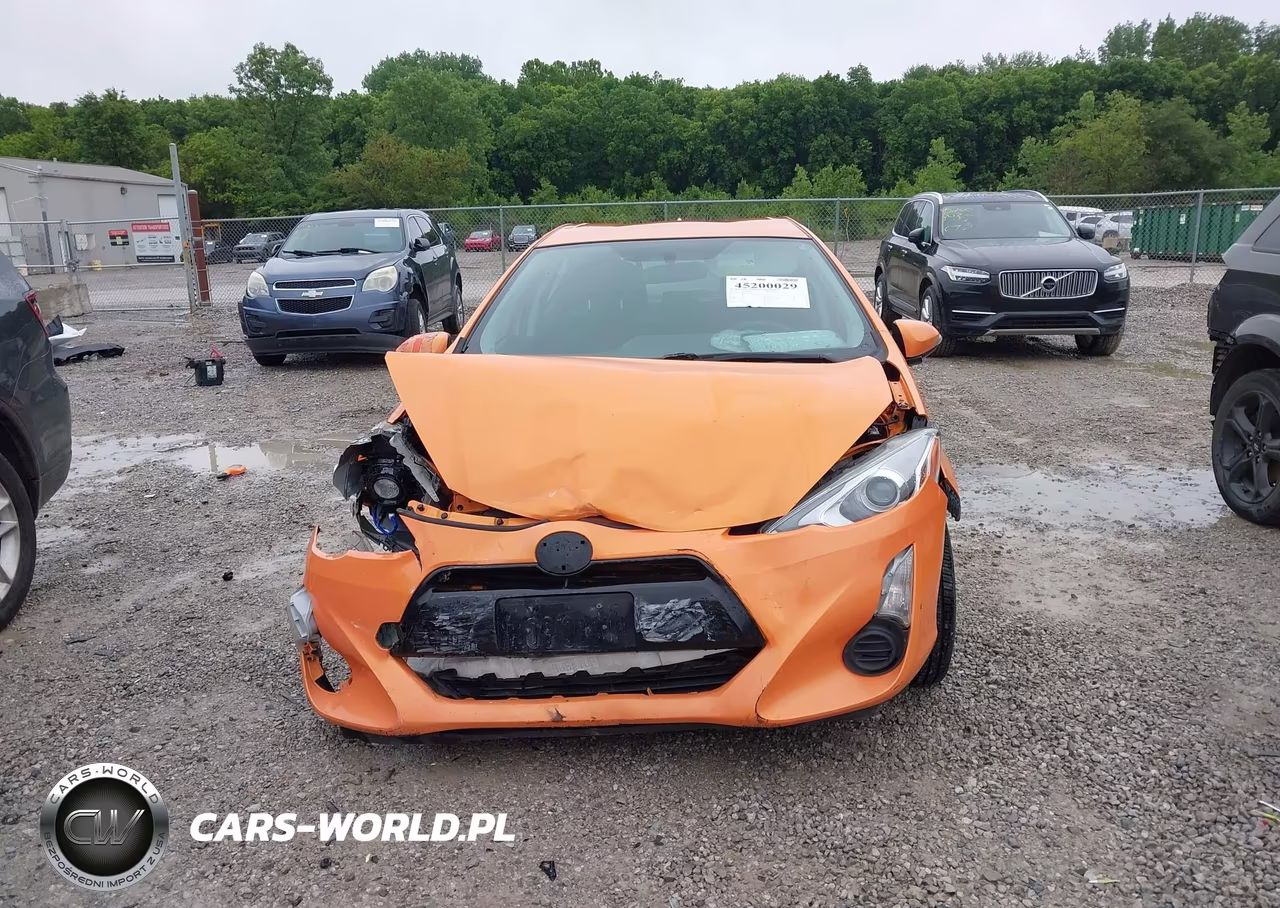 2015 Toyota Prius C Two VIN:JTDKDTB39F1092413 - 12