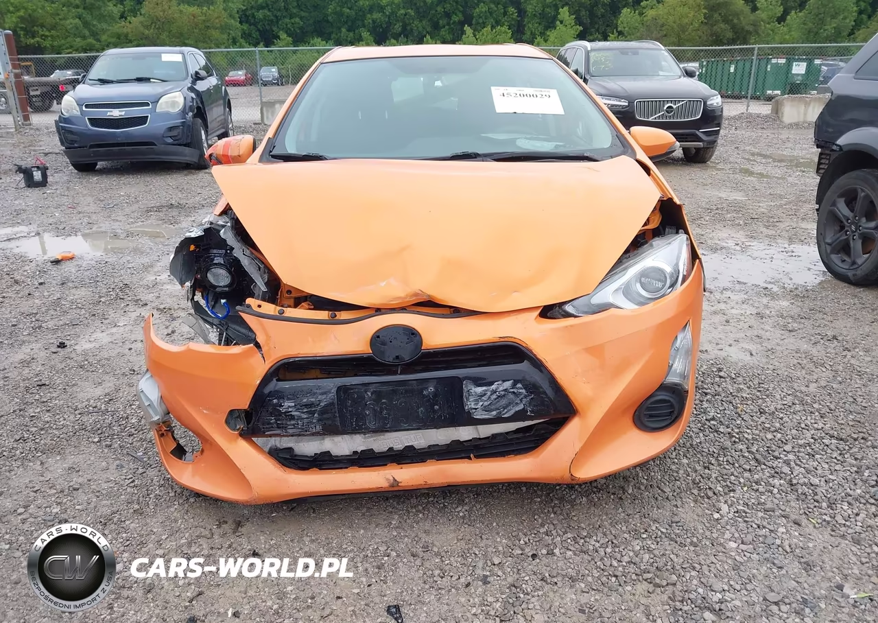 2015 Toyota Prius C Two VIN:JTDKDTB39F1092413 - 6