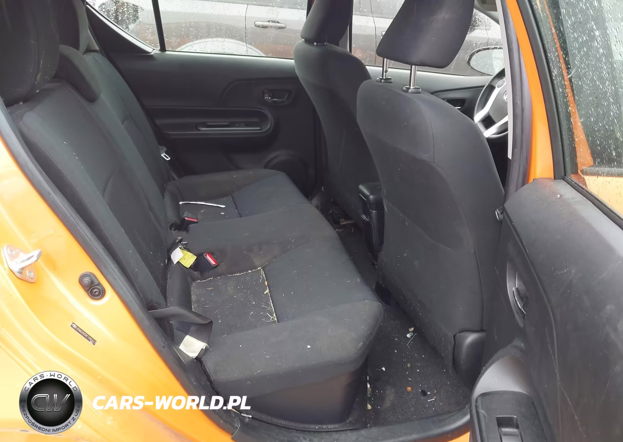 2015 Toyota Prius C Two VIN:JTDKDTB39F1092413 - 8