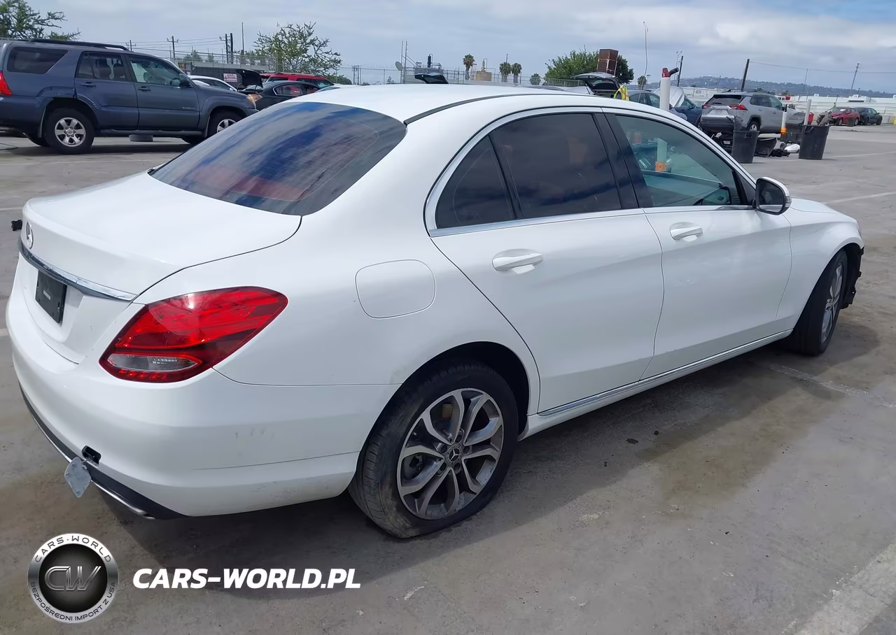 2017 Mercedes-Benz C 300 VIN:55SWF4JB2HU233423 - 4