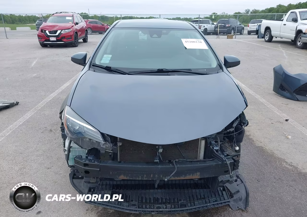 2018 Toyota Corolla Le VIN:2T1BURHE0JC067500 - 13