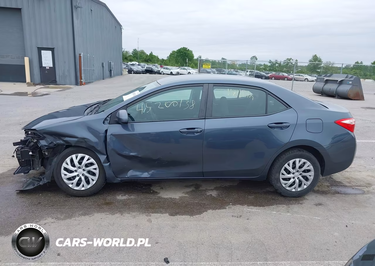 2018 Toyota Corolla Le VIN:2T1BURHE0JC067500 - 15