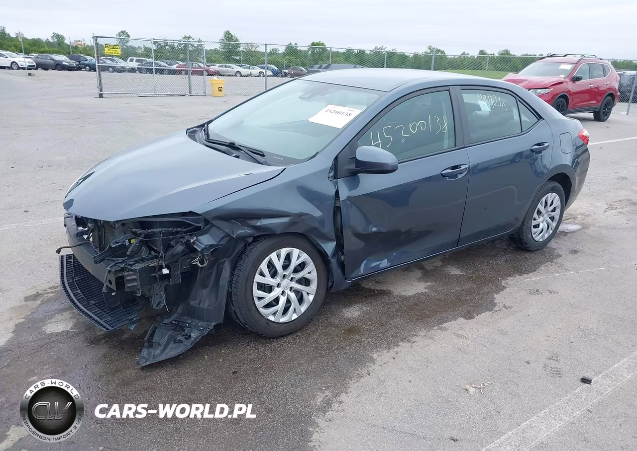 2018 Toyota Corolla Le VIN:2T1BURHE0JC067500 - 2