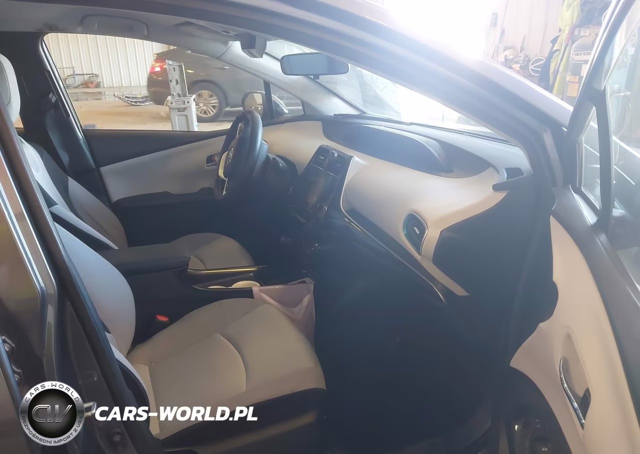 2016 Toyota Prius Three VIN:JTDKARFU3G3516656 - 5
