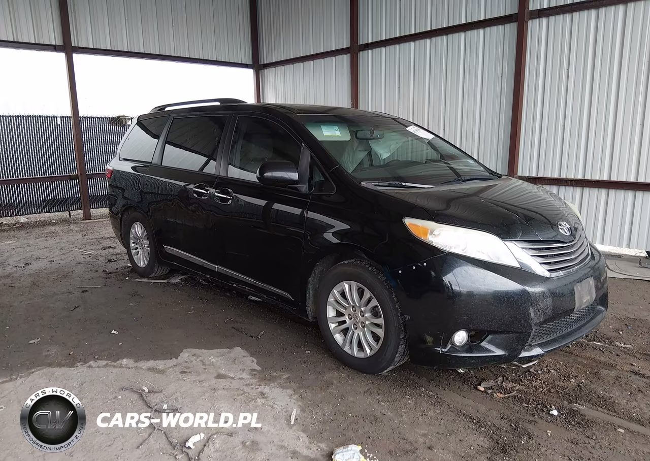 2015 Toyota Sienna Xle 8 Passenger – zdjęcie 1 z 16