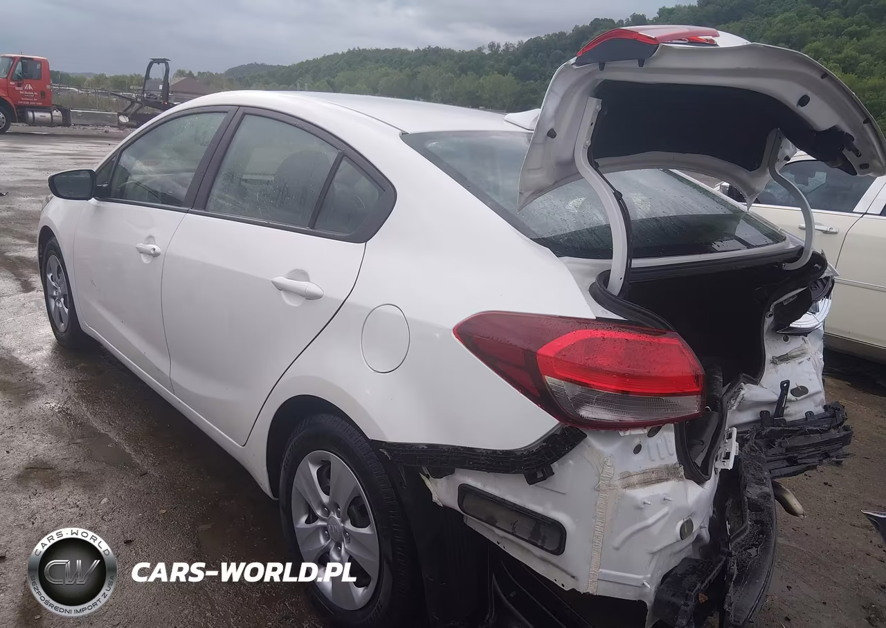 2018 Kia Forte Lx VIN:3KPFL4A72JE215764 - 3