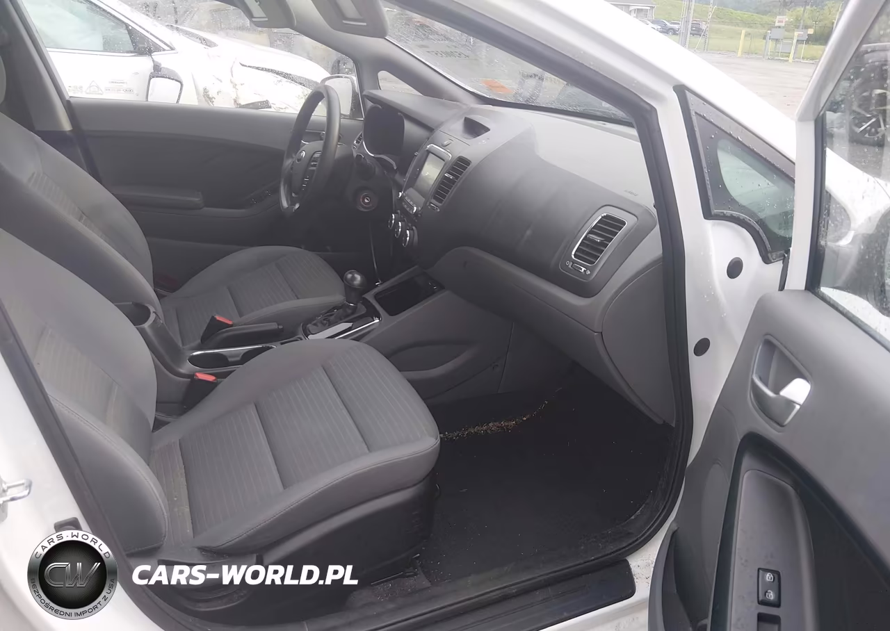 2018 Kia Forte Lx VIN:3KPFL4A72JE215764 - 5