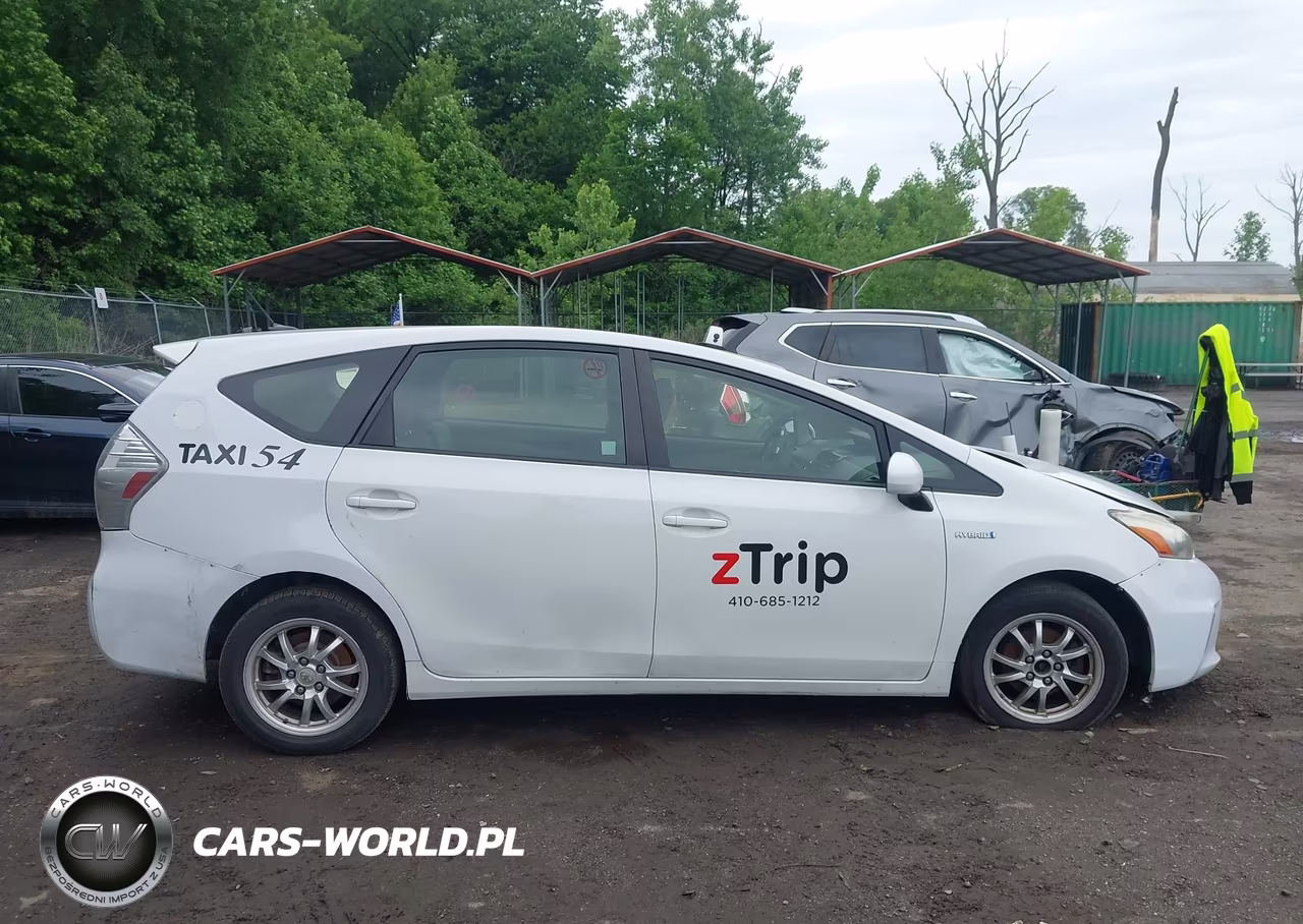 2014 Toyota Prius V Three VIN:JTDZN3EU7E3328933 - 12